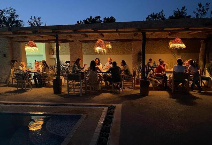 تختخواب و صبحانه La Villa Sauvage