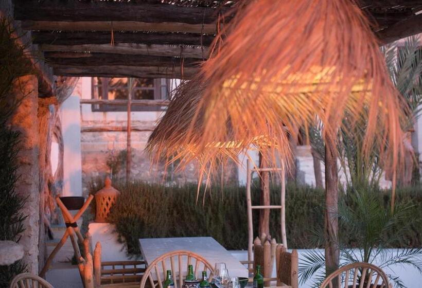 تختخواب و صبحانه La Villa Sauvage