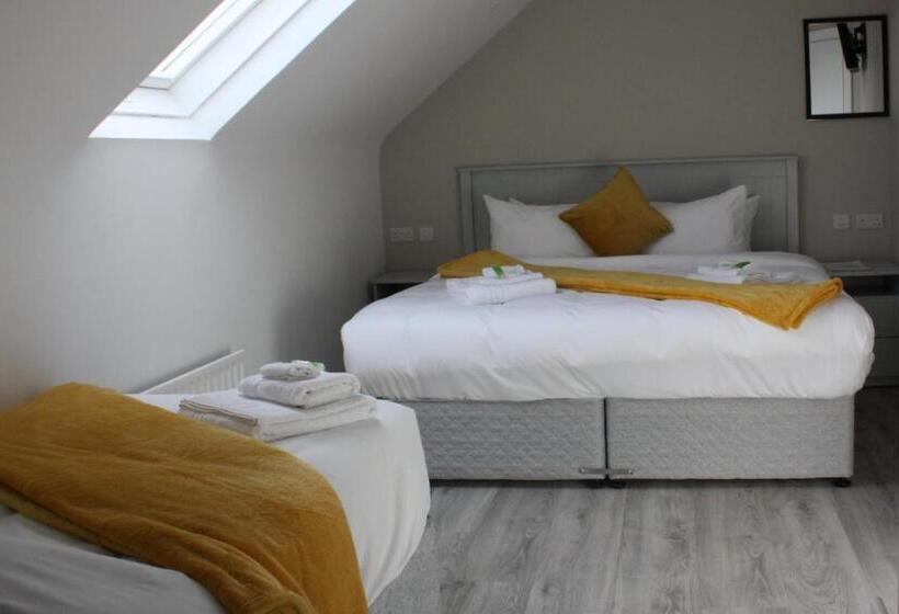 مبيت وإفطار The Leitrim Inn And Blueway Lodge