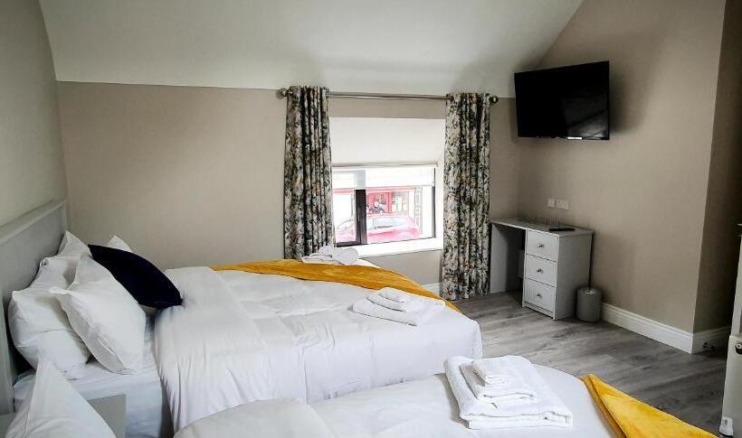 مبيت وإفطار The Leitrim Inn And Blueway Lodge