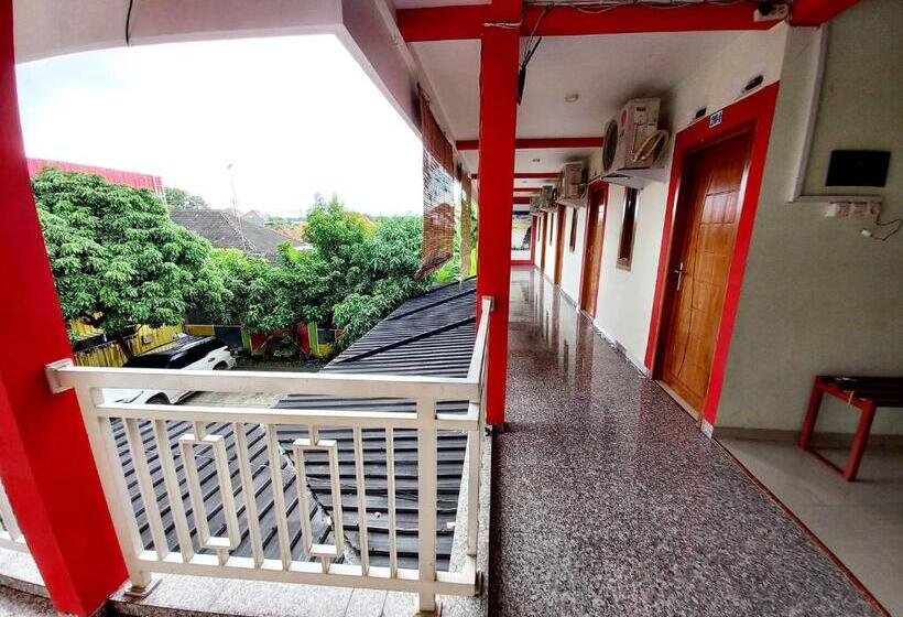 酒店 Harmony House Syariah Near Alun Alun Pati Mitra Reddoorz