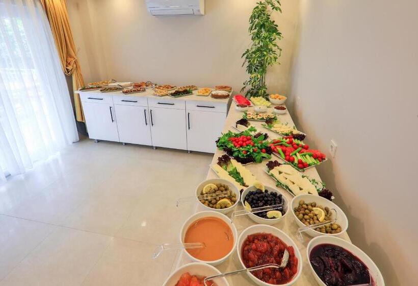 בית מלון כפרי Lora Kaş