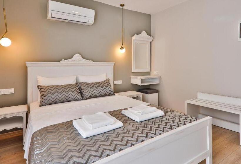 בית מלון כפרי Lora Kaş