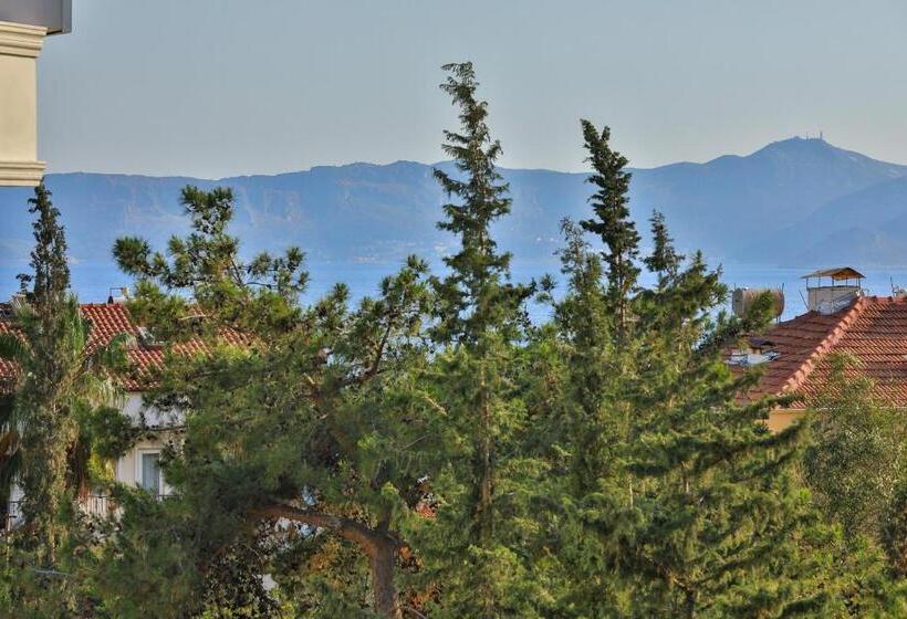 בית מלון כפרי Lora Kaş