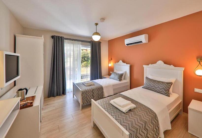 בית מלון כפרי Lora Kaş