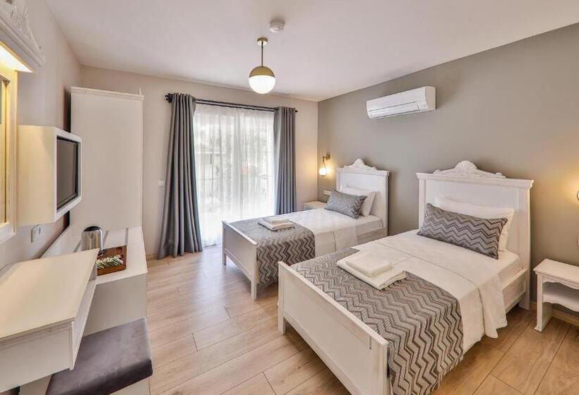 בית מלון כפרי Lora Kaş