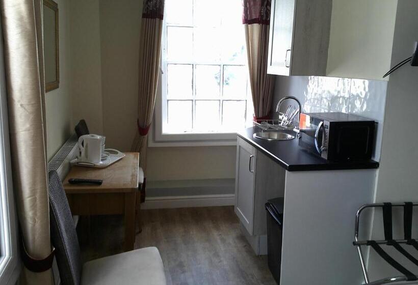 בית מלון כפרי The Crown