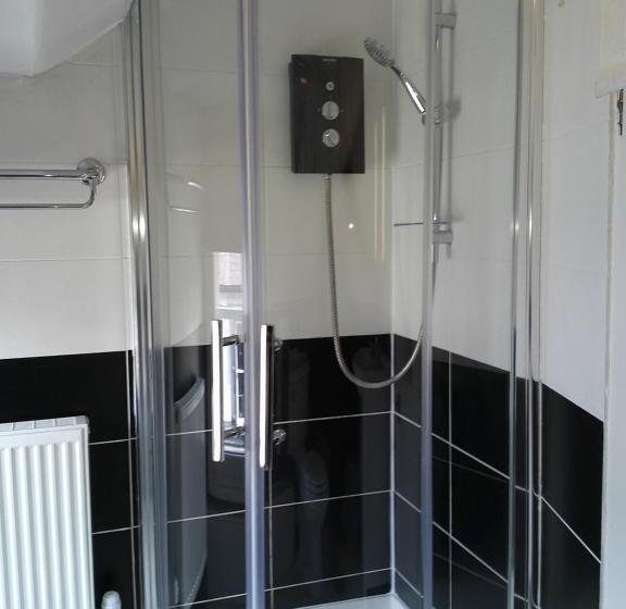 בית מלון כפרי The Crown