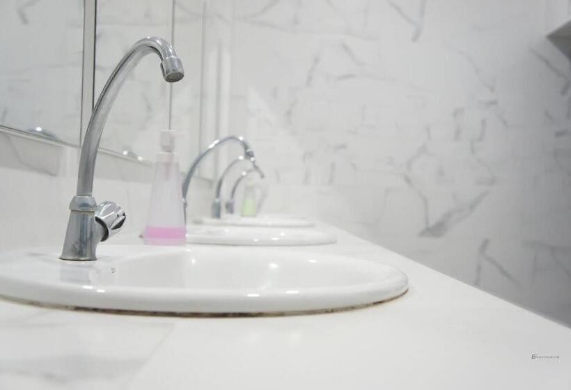 هتل Valencia Hôtel & Appartements