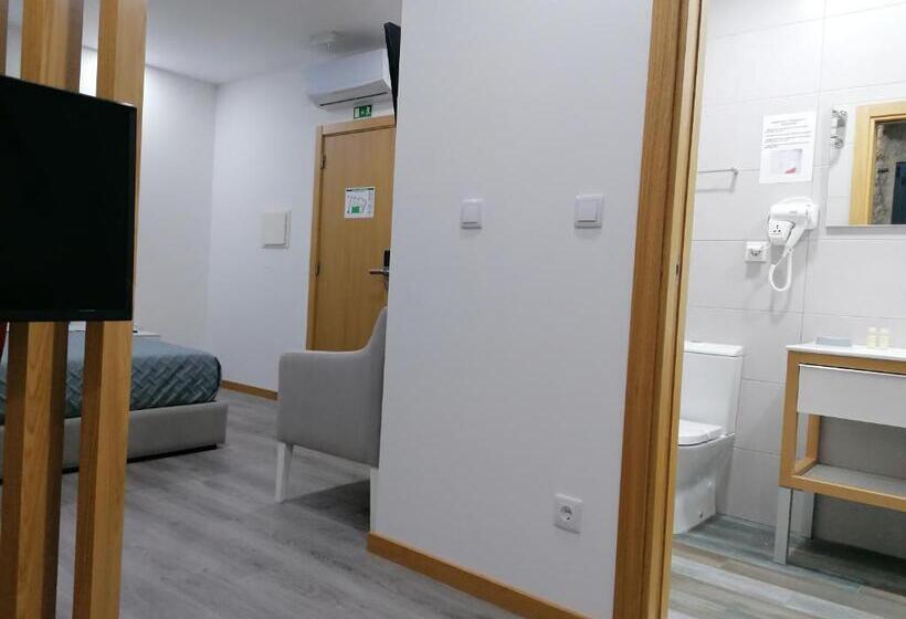 펜션 Alojamento Girassol   Guest House   Quarto Com Casa De Banho Privativa