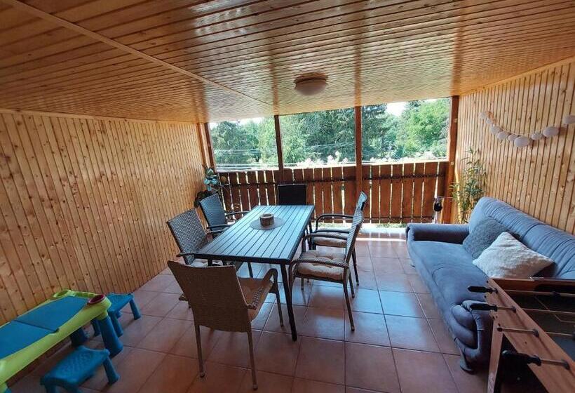 بنسيون Fenyőfa Vendégház