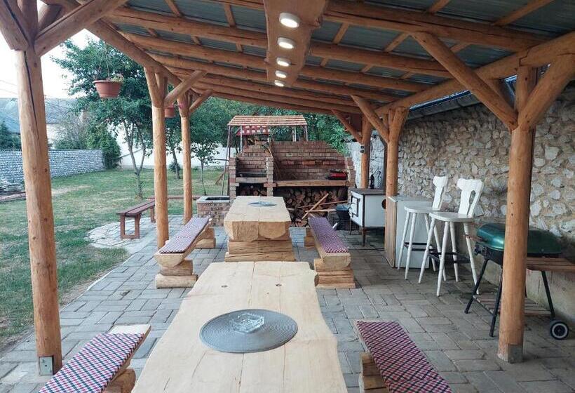 بنسيون Fenyőfa Vendégház