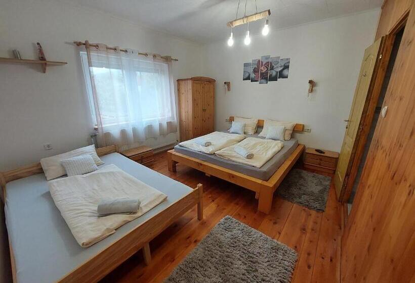 بنسيون Fenyőfa Vendégház