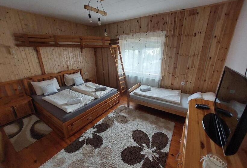 بنسيون Fenyőfa Vendégház