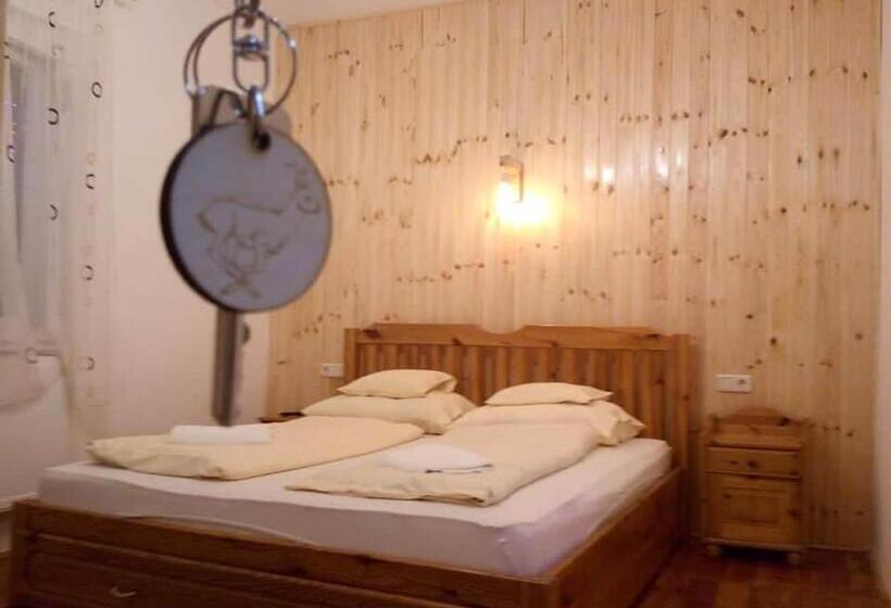 بنسيون Fenyőfa Vendégház