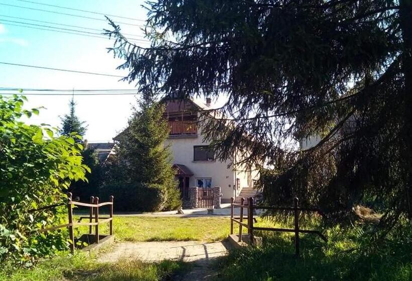 بنسيون Fenyőfa Vendégház