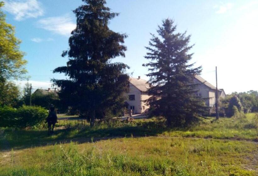 بنسيون Fenyőfa Vendégház