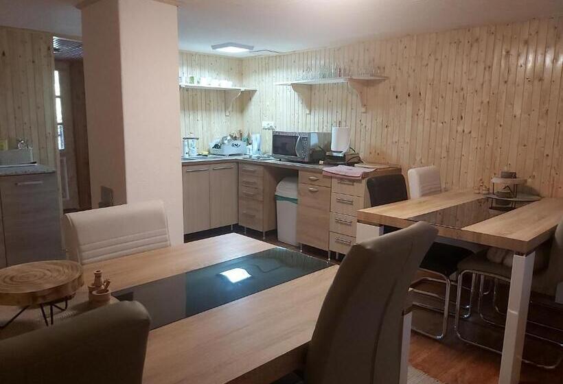 بنسيون Fenyőfa Vendégház