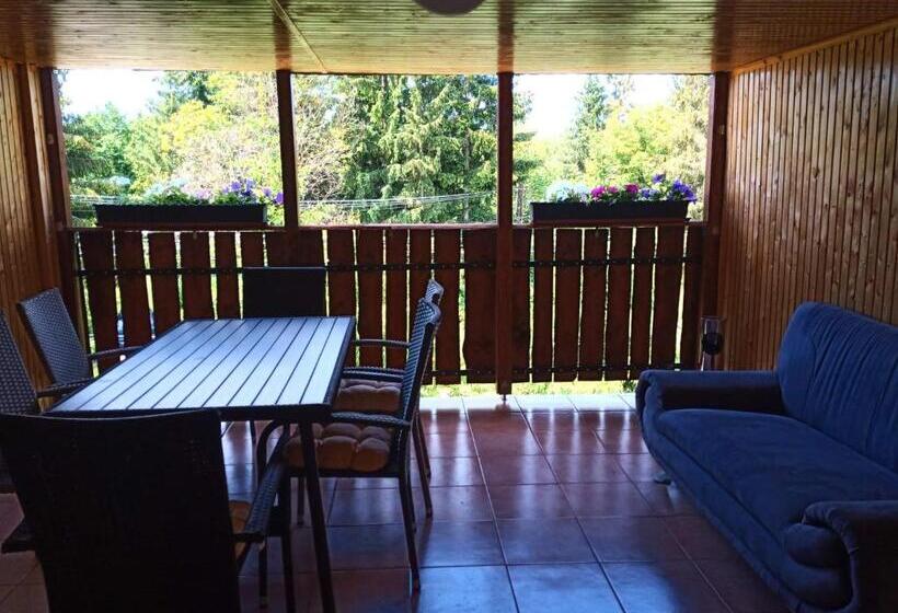 بنسيون Fenyőfa Vendégház