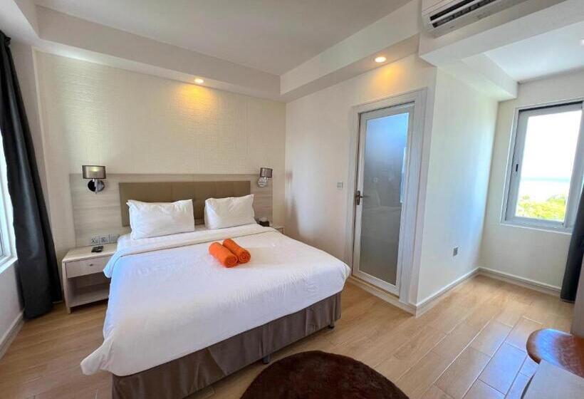 פנסיון Icom Marina Sea View