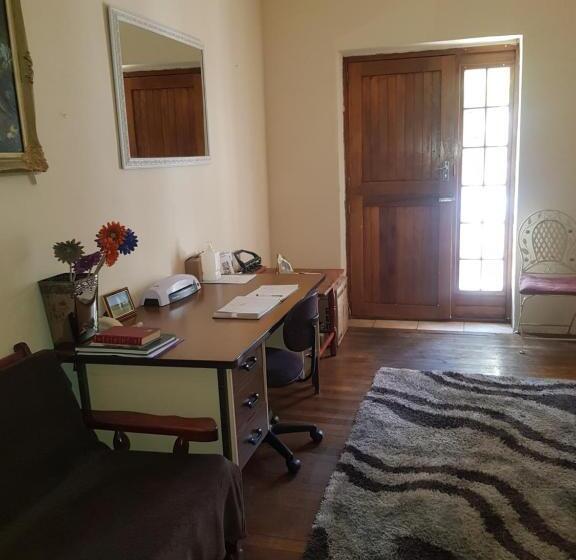 פנסיון Karoo Manor Guesthouse And Restaurant