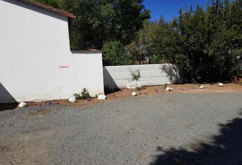 פנסיון Karoo Manor Guesthouse And Restaurant