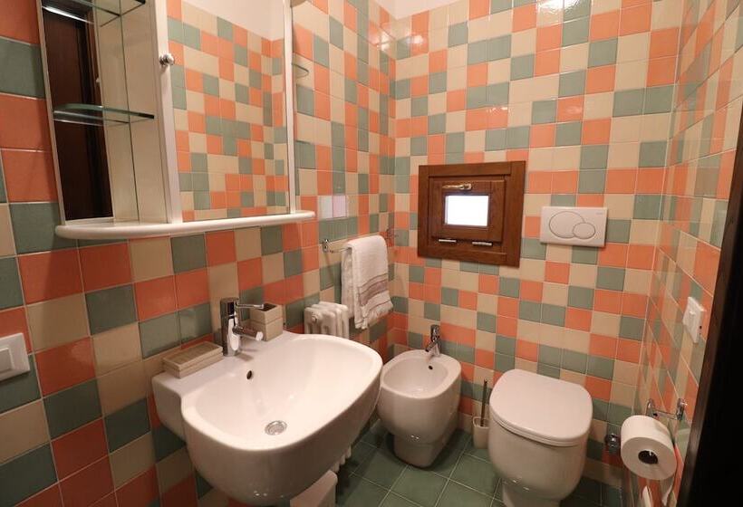 بنسيون Matrimoniale Budget Navel