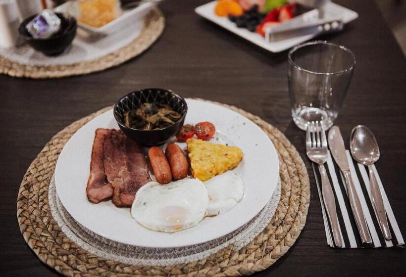 פנסיון The Jackal Guesthouse