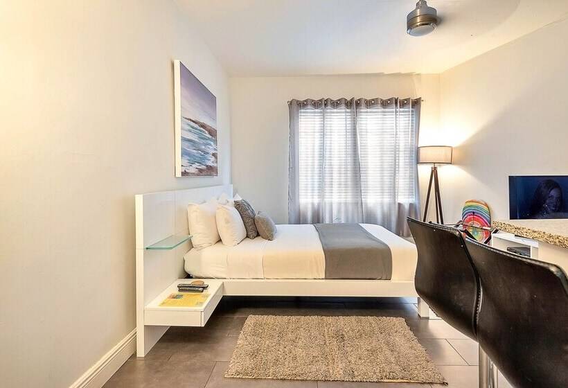 Private Condos At 556 Ocean By Lmc