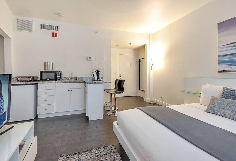 Private Condos At 556 Ocean By Lmc