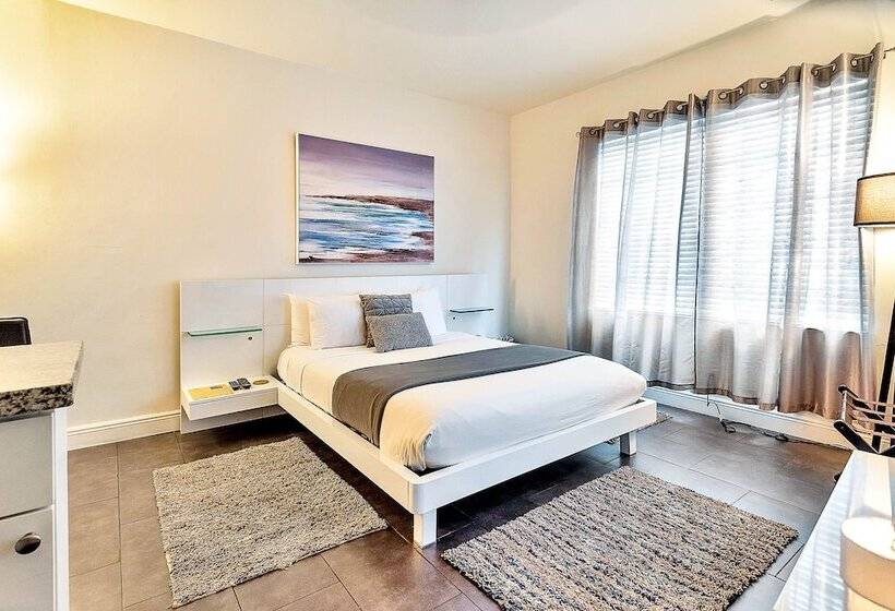 Private Condos At 556 Ocean By Lmc