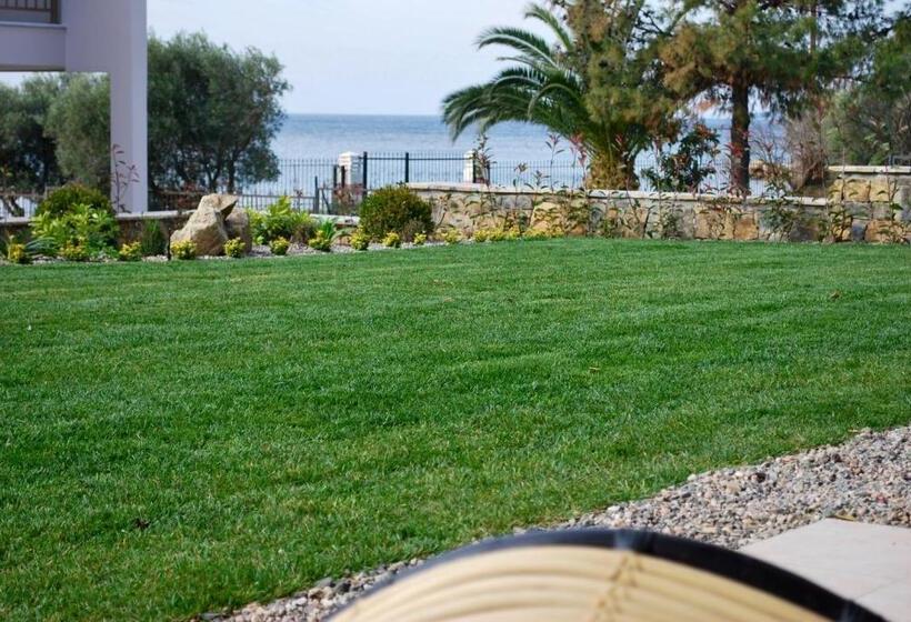 Royalty Suites Seaside