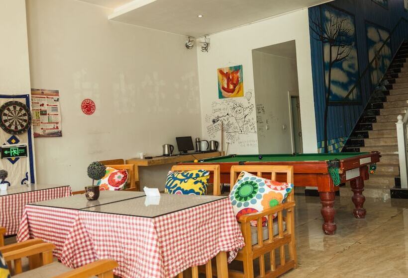 Shangrila Free Life Youth Hostel