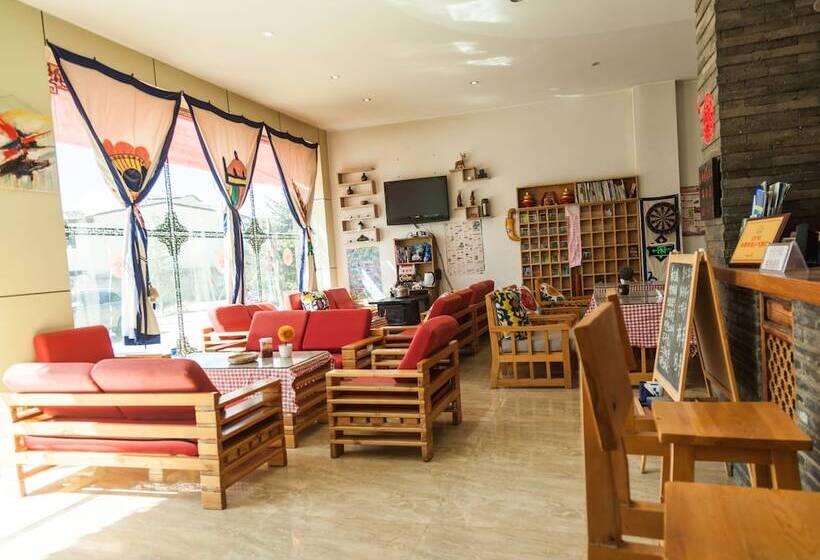 Shangrila Free Life Youth Hostel