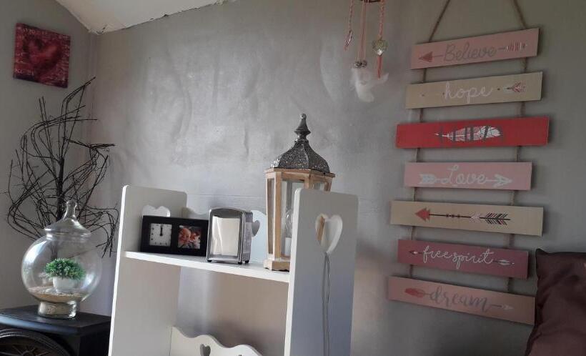 مبيت وإفطار La Roulotte Des Trois Arbres