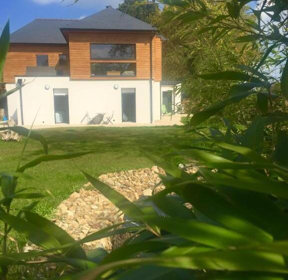 تختخواب و صبحانه Nuit Insolite Lovelit Val André