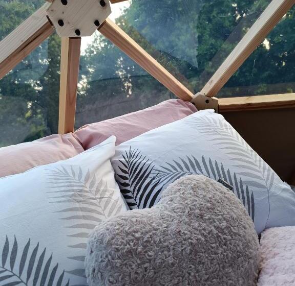 تختخواب و صبحانه Nuit Insolite Lovelit Val André