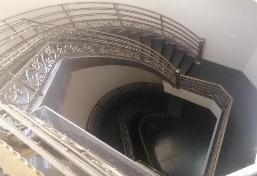 민박 State Residency