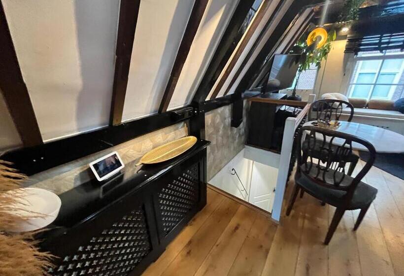 צימר The Enlightened House Luxury Suites
