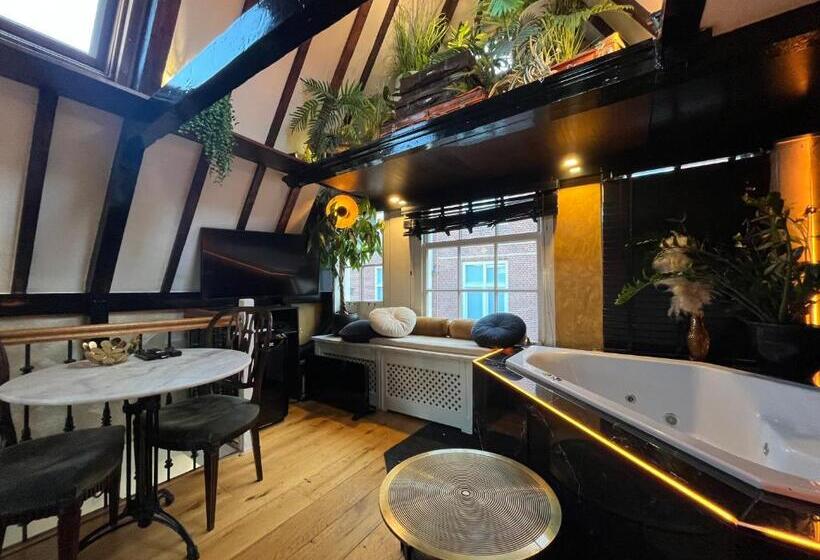צימר The Enlightened House Luxury Suites