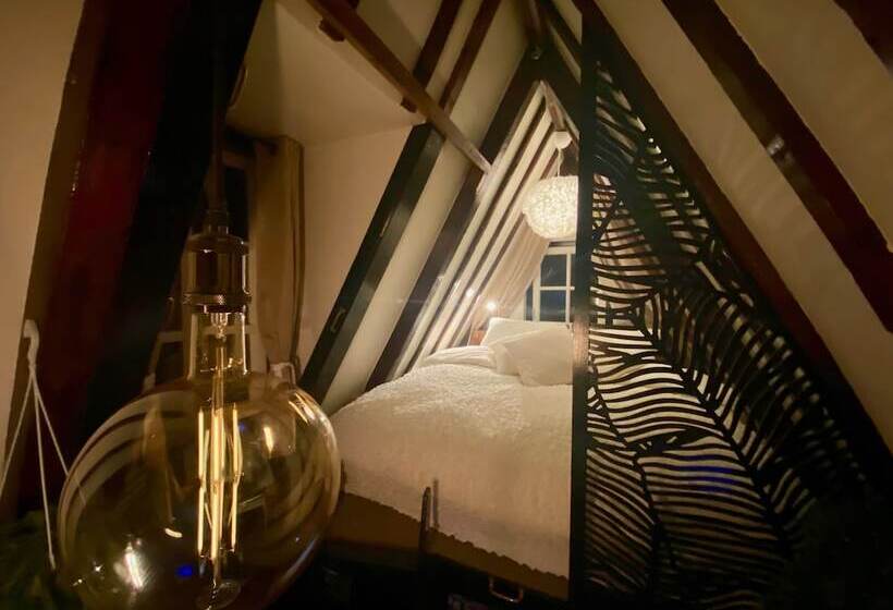 مبيت وإفطار The Enlightened House Luxury Suites