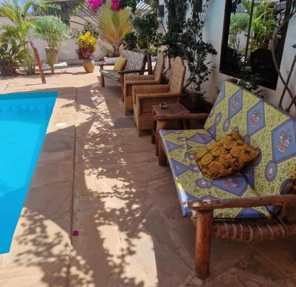 تختخواب و صبحانه Villa Kumi