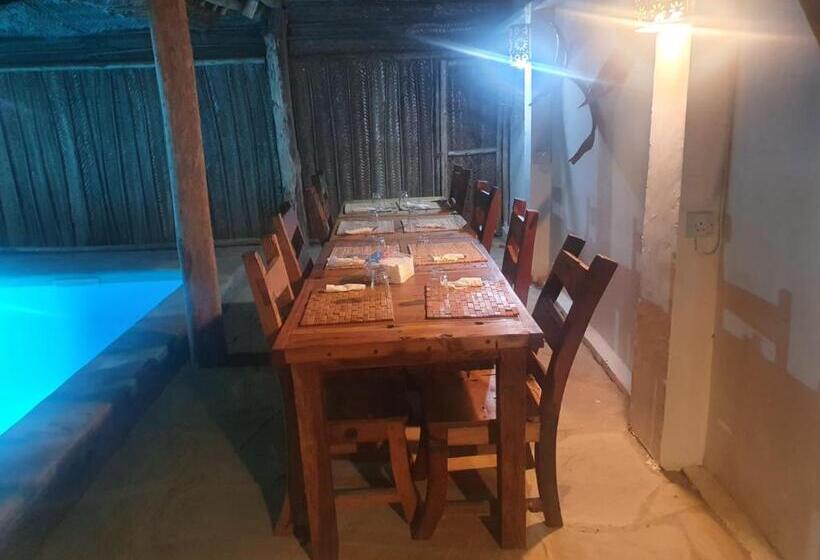 تختخواب و صبحانه Villa Kumi