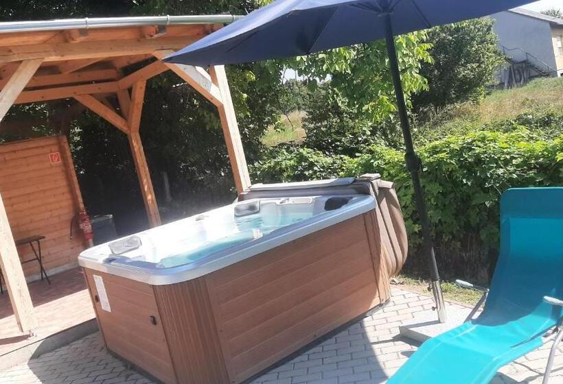 צימר Zöldház Panzió