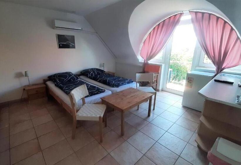 צימר Zöldház Panzió