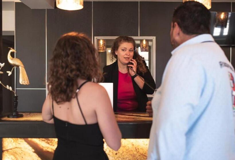 ホテル 1770 & Spa