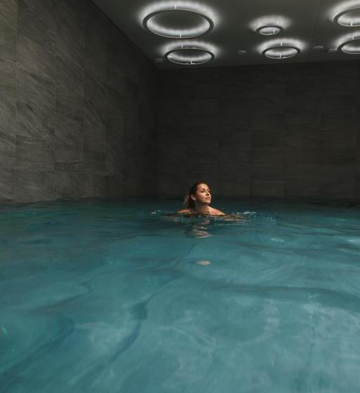 ホテル 1770 & Spa