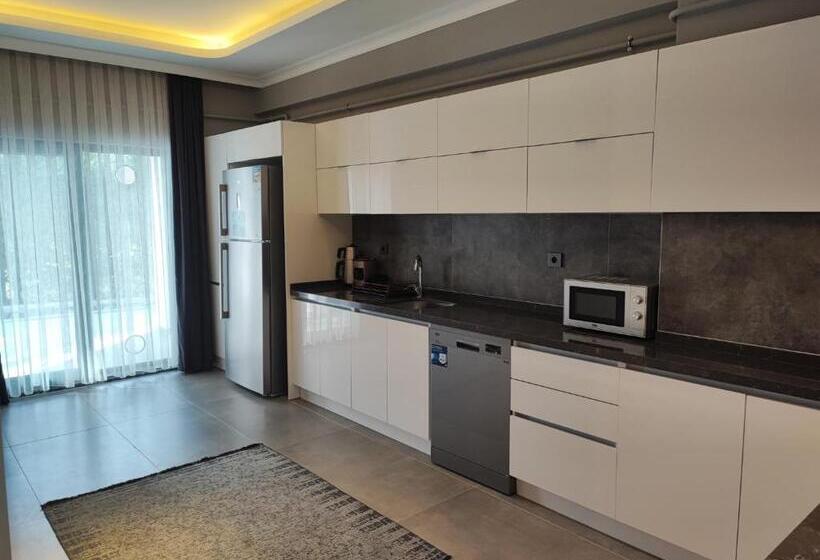 Aileena Hotel & Villas