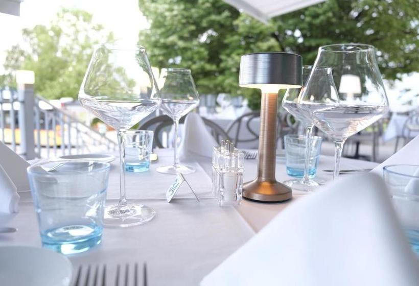 ホテル Boutique Hôtel De L Ecu Vaudois