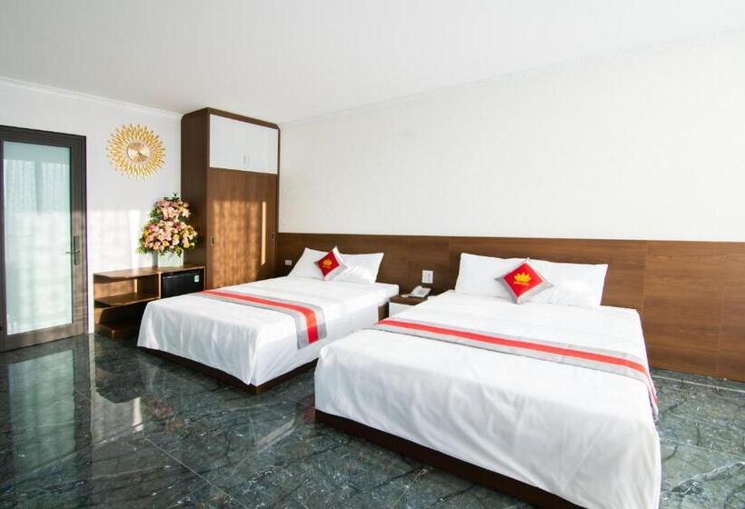 هتل Camellia Tuan Chau